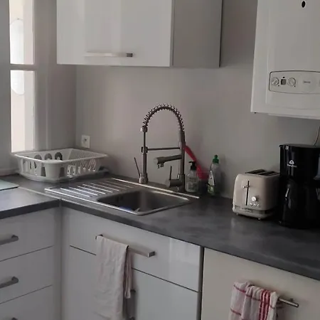Beau F3, Renove, Calme, En Plein Centre De 아파트 *