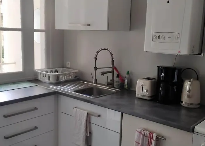 Beau F3, Renove, Calme, En Plein Centre De شقة *