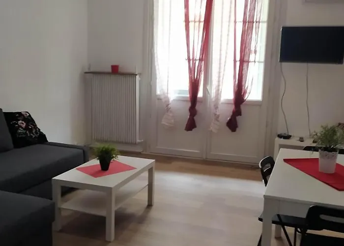 شقة Beau F3, Renove, Calme, En Plein Centre De *