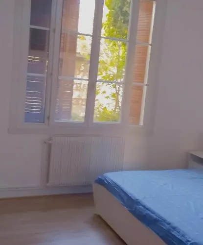 شقة Beau F3, Renove, Calme, En Plein Centre De نيم
